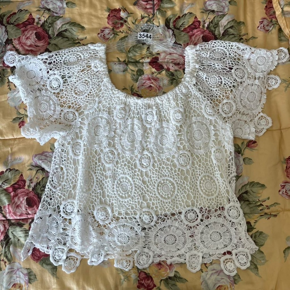 Nightcap by Carisa Rene White Cotton Crochet Floral Medallion Boho Top Size 2